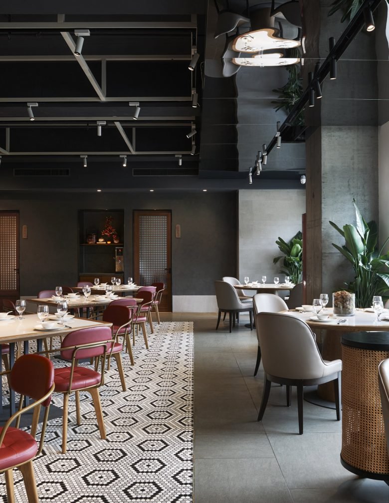 Xiao Xiang Fu(Zhongguancun No. 1 Restaurant) by IN•X Design