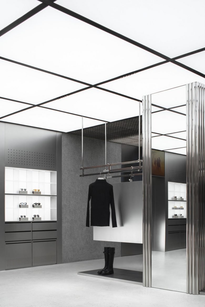 拥抱 x UMA WANG 新概念店