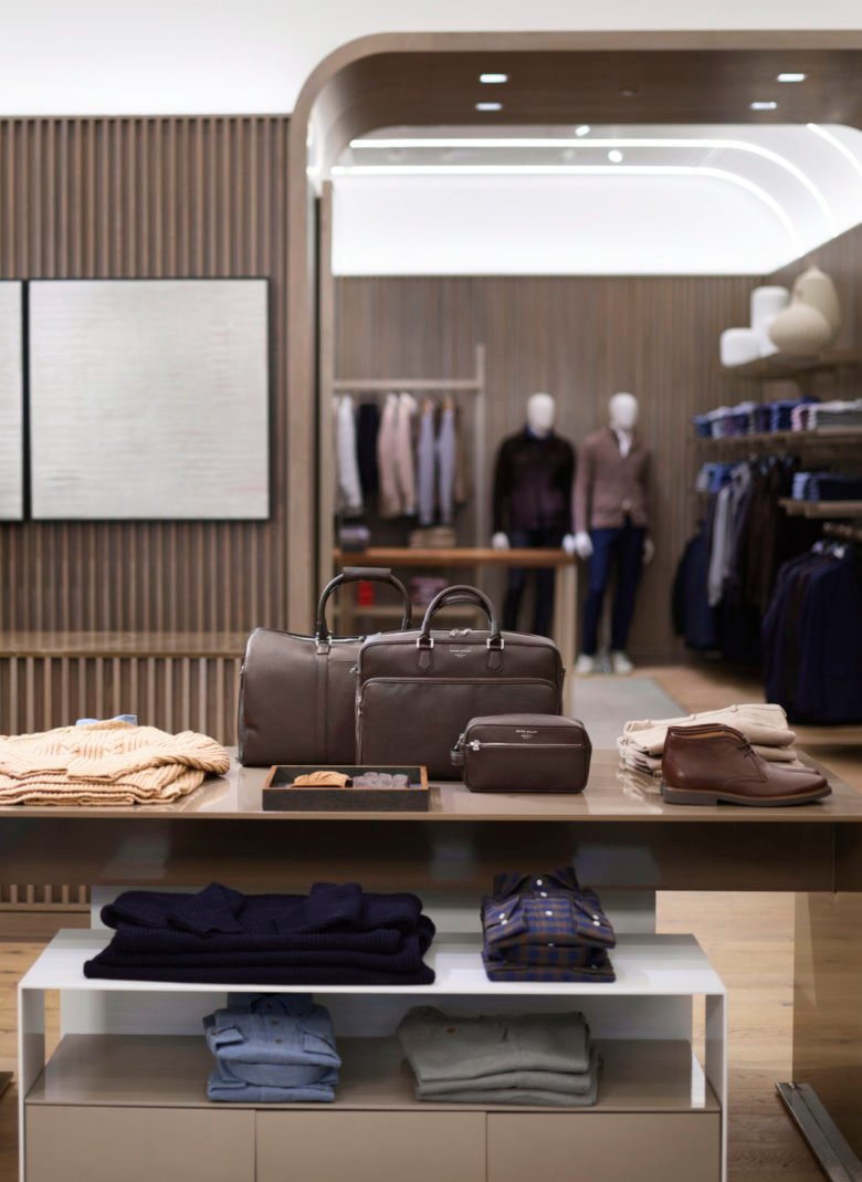 杰弗里·哈奇森建筑事务所设计的新彼得·米勒商店向芝加哥建筑致敬