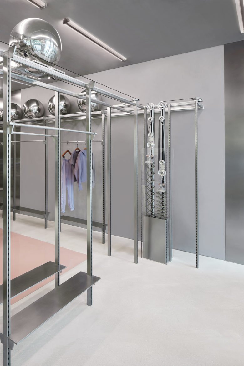 PEU À PEU 由 Sò Studio 设计