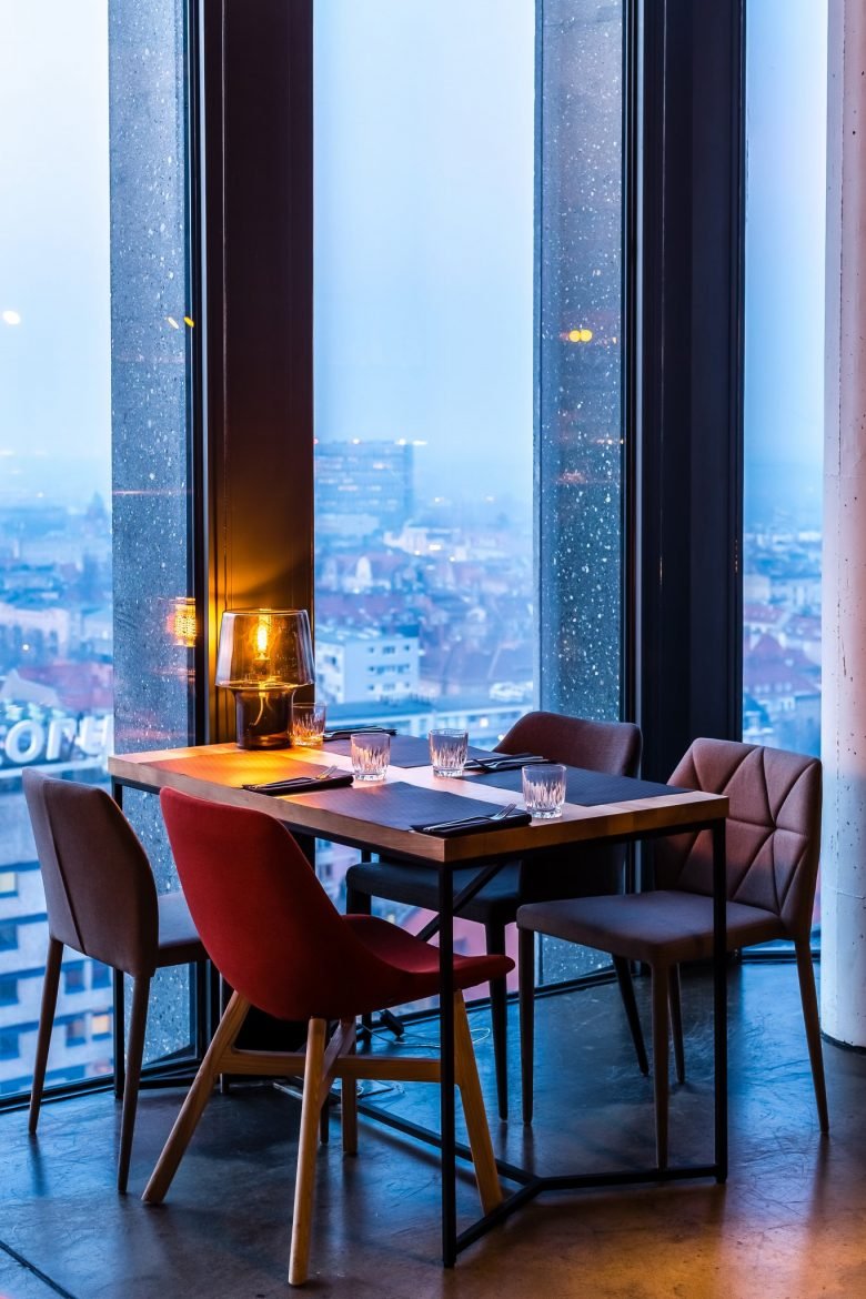 东方建筑师的穆斯酒吧