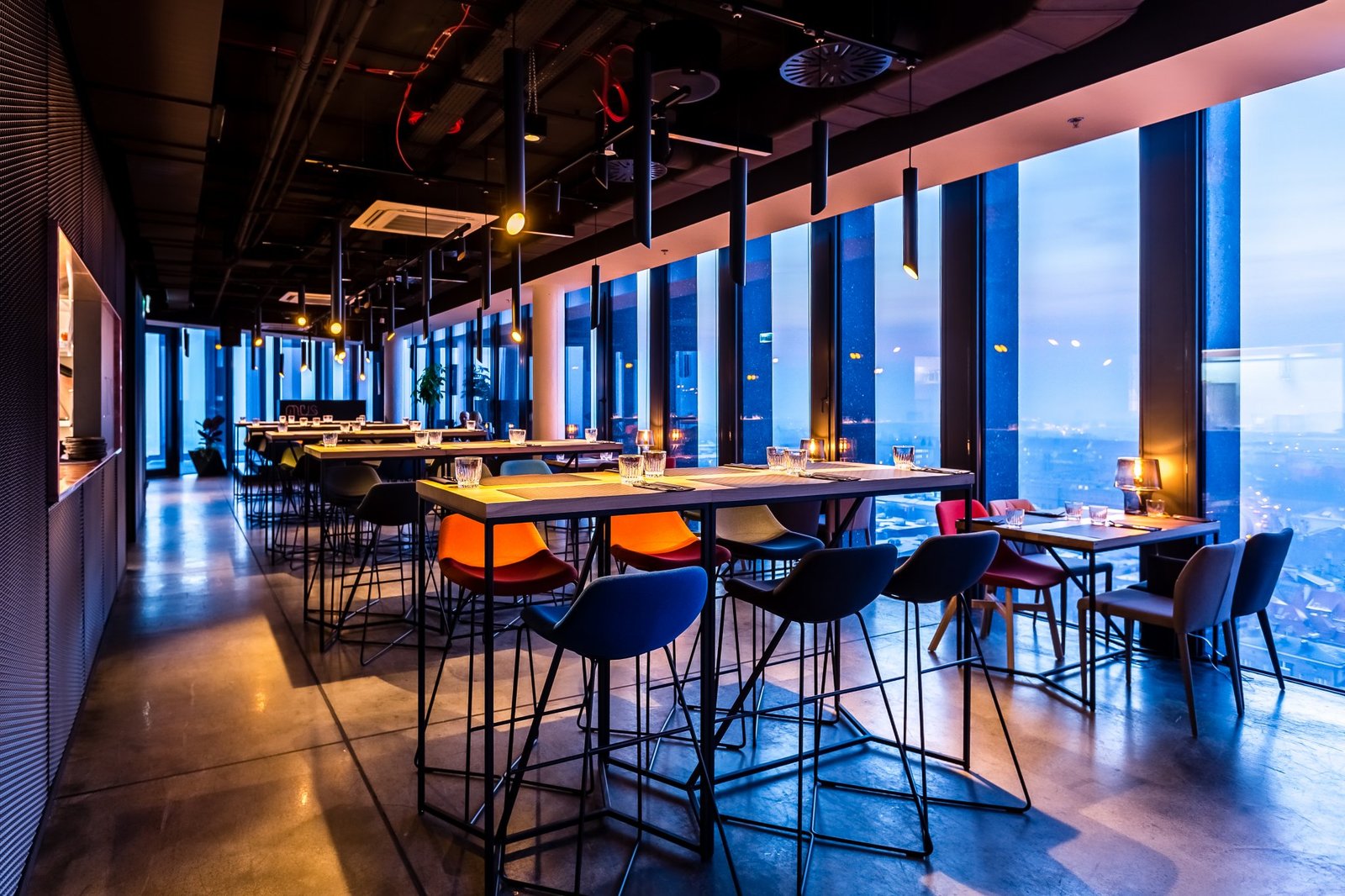 东方建筑师的穆斯酒吧