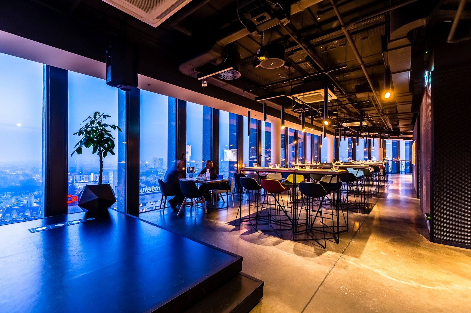 东方建筑师的穆斯酒吧