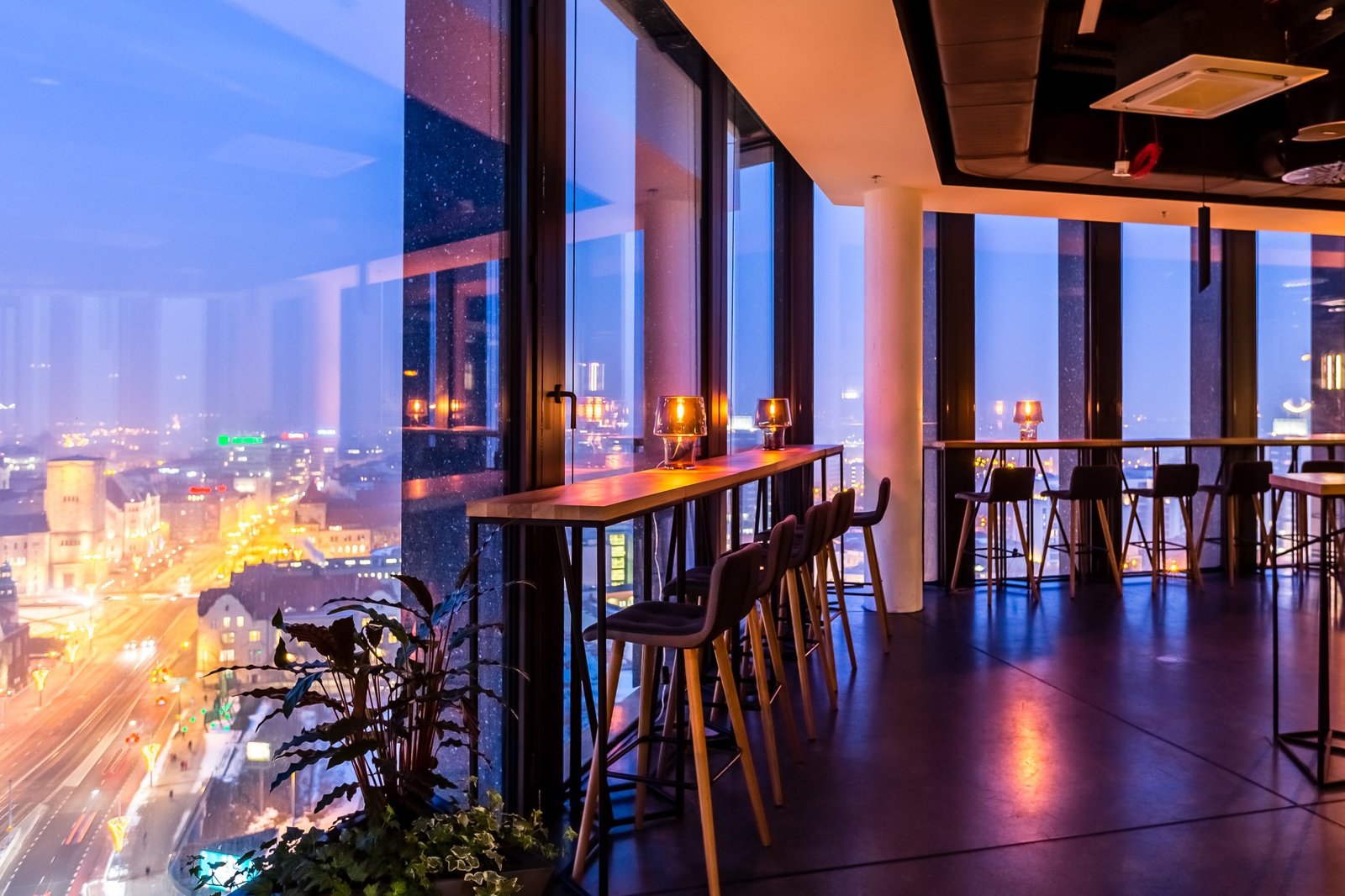 东方建筑师的穆斯酒吧