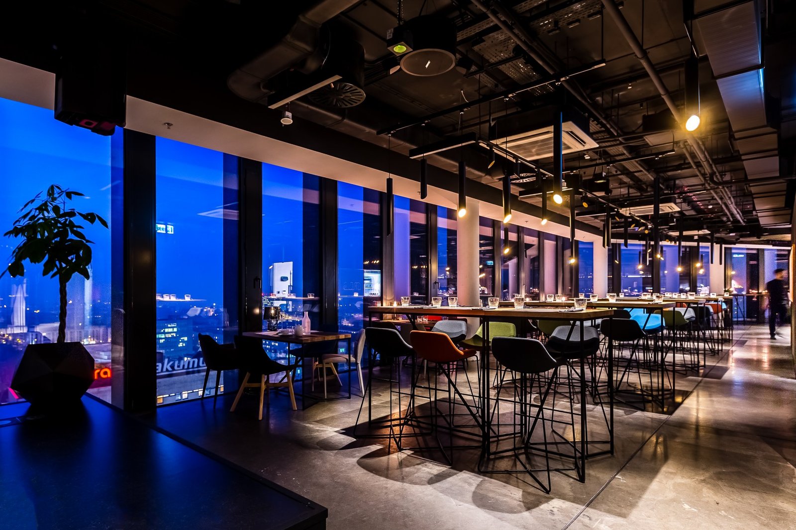 东方建筑师的穆斯酒吧