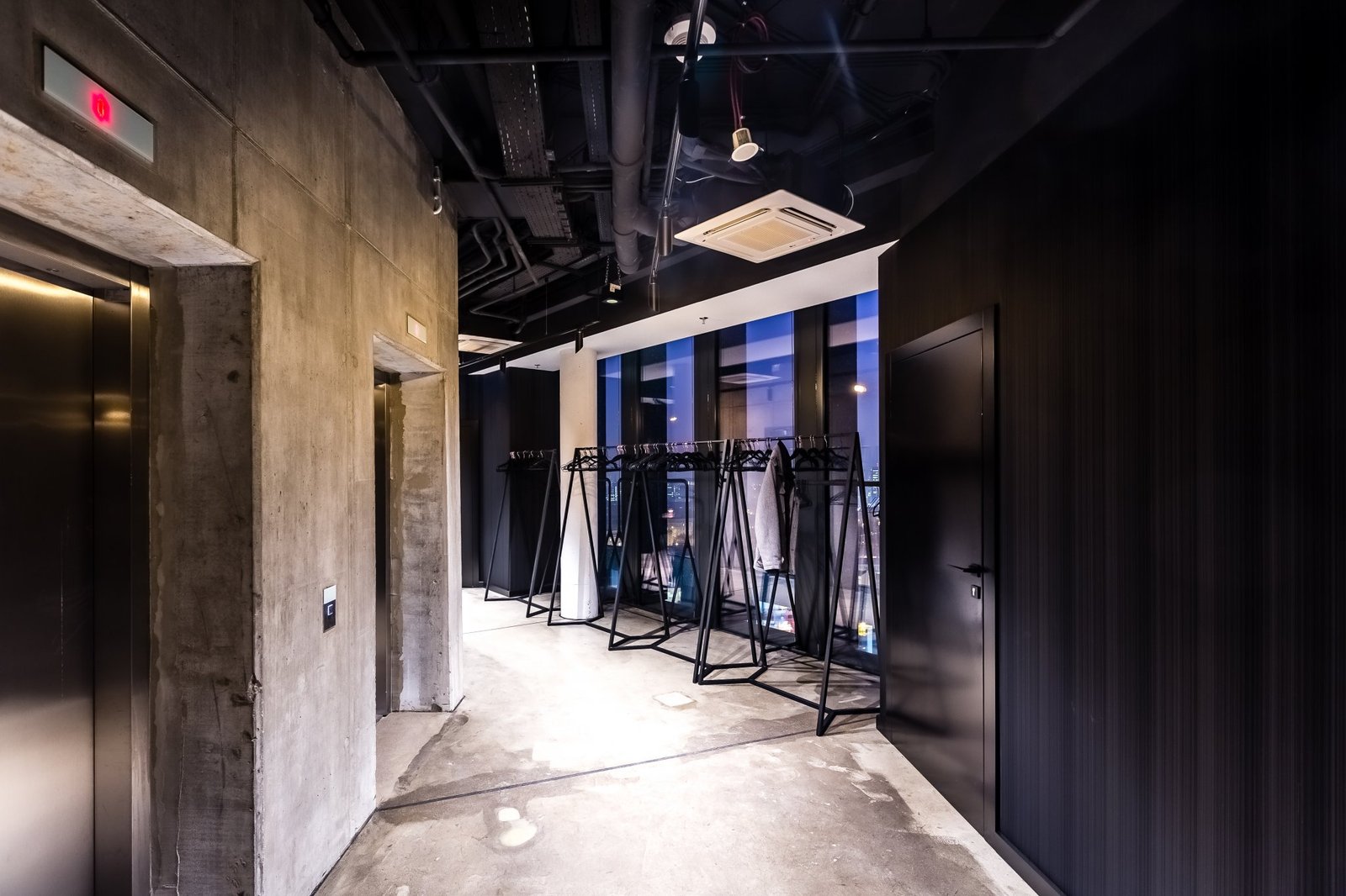 东方建筑师的穆斯酒吧