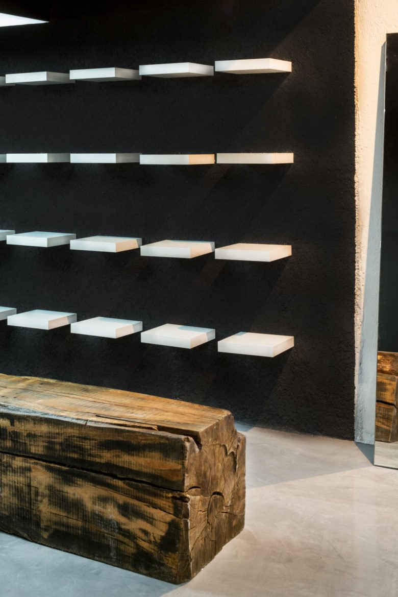 兄弟二兄弟奢侈品店；谢菲尔德