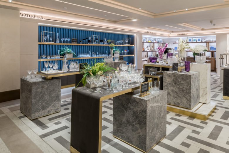 Studio Found 在 Harrods 新室内设计部门打造韦奇伍德 (Wedgwood)、沃特福德 (Waterford) 和皇家哥本哈根 (Royal Copenhagen) 豪华特许经营店