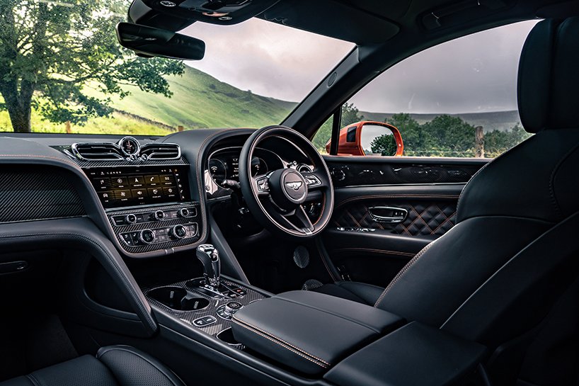 宾利添越首次驾驶:英伦奢华精致的运动风格 宾利添越首次驾驶:英伦奢华精致的运动风格