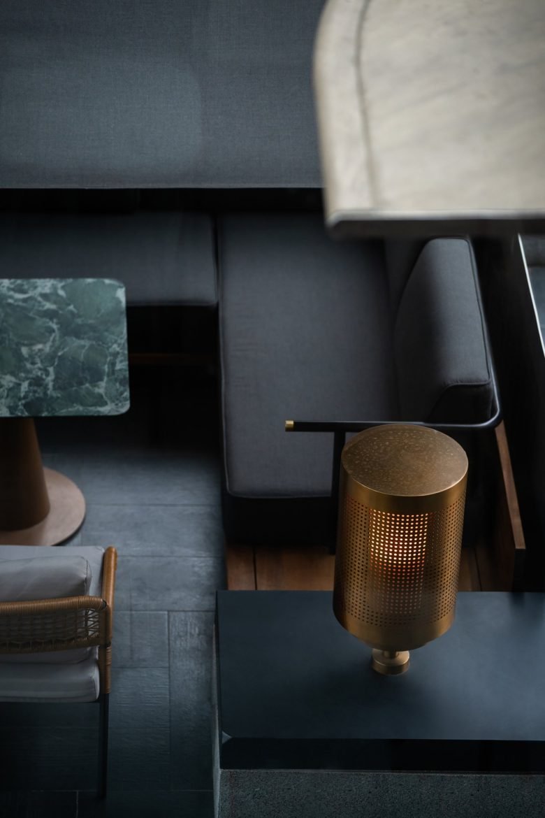 HDC Design 的 MINISTRY OF CRAB