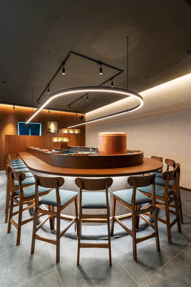 清酒餐厅 标志性的圆形柜台