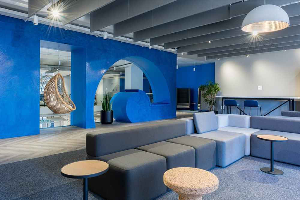 Paragon Interface 的 2U 办公室