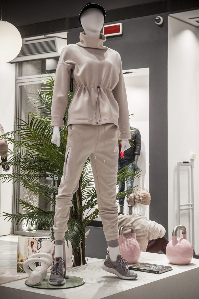 西萨尔法 | 罗马女性区女性化