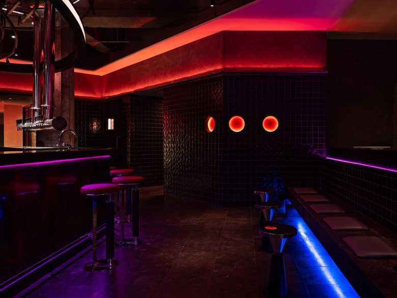 在。X：王烧烤和平里店餐饮空间策略设计