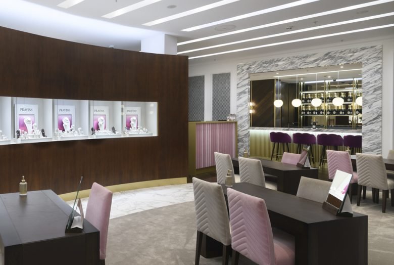 PRAVINS 珠宝店由 Lisa Moss 设计