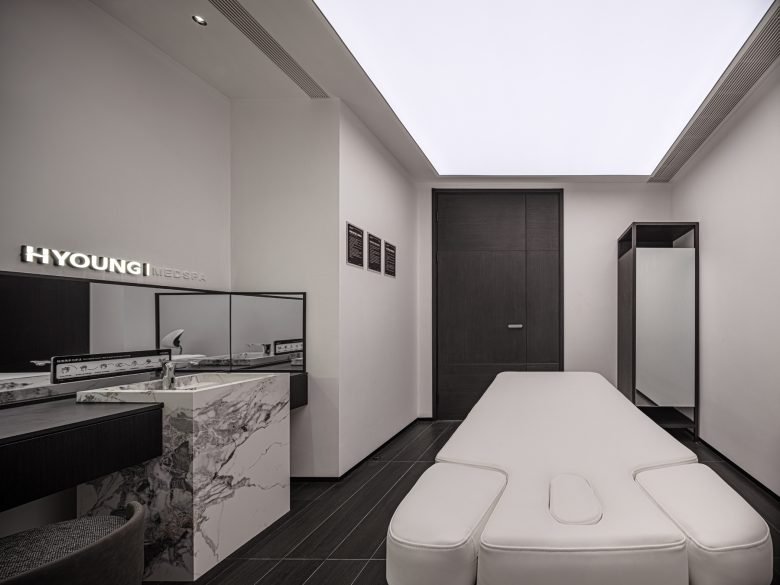 JACKY.W 设计的 HYOUNG JACKY.W 设计的 HYOUNG