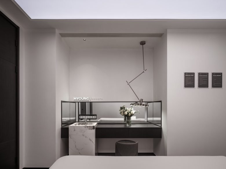 JACKY.W 设计的 HYOUNG JACKY.W 设计的 HYOUNG