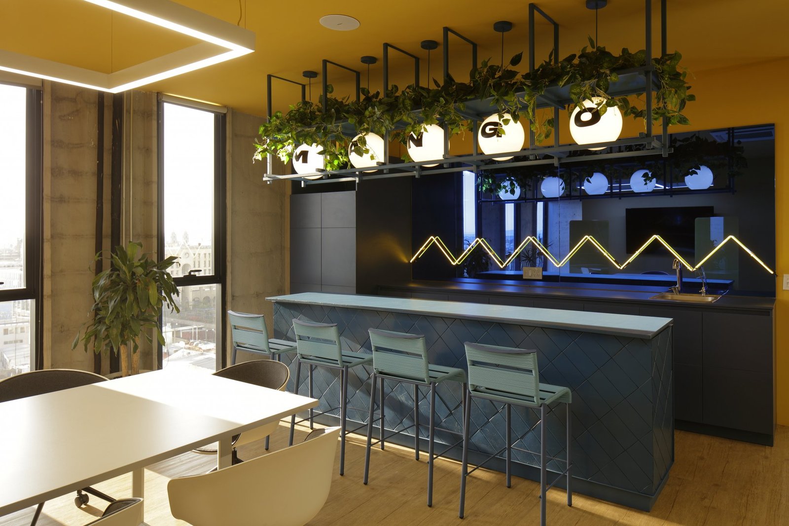 芒果电影办公室