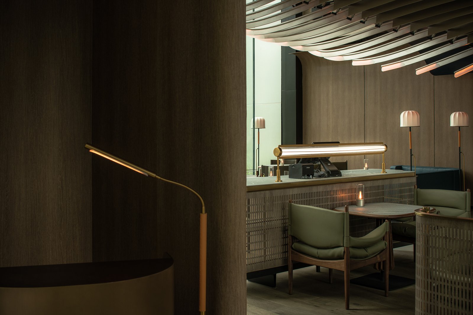 HDC Design 的 MINISTRY OF CRAB