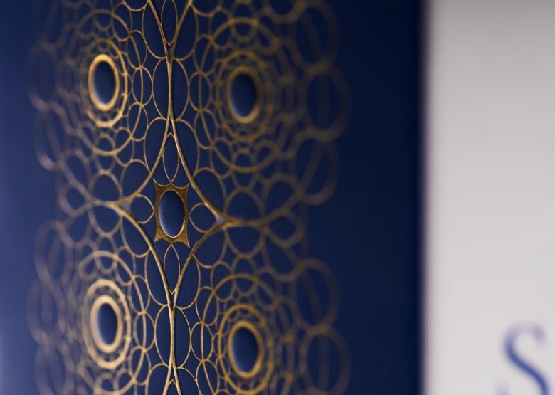 Agua de Salamanca 香水的包装设计。由萨尔维设计公司创建。