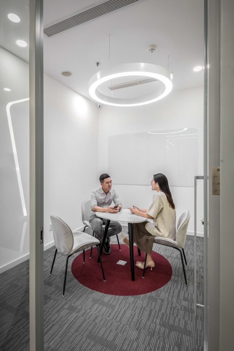 Vacons Architects 设计的 J&T 国际办公室