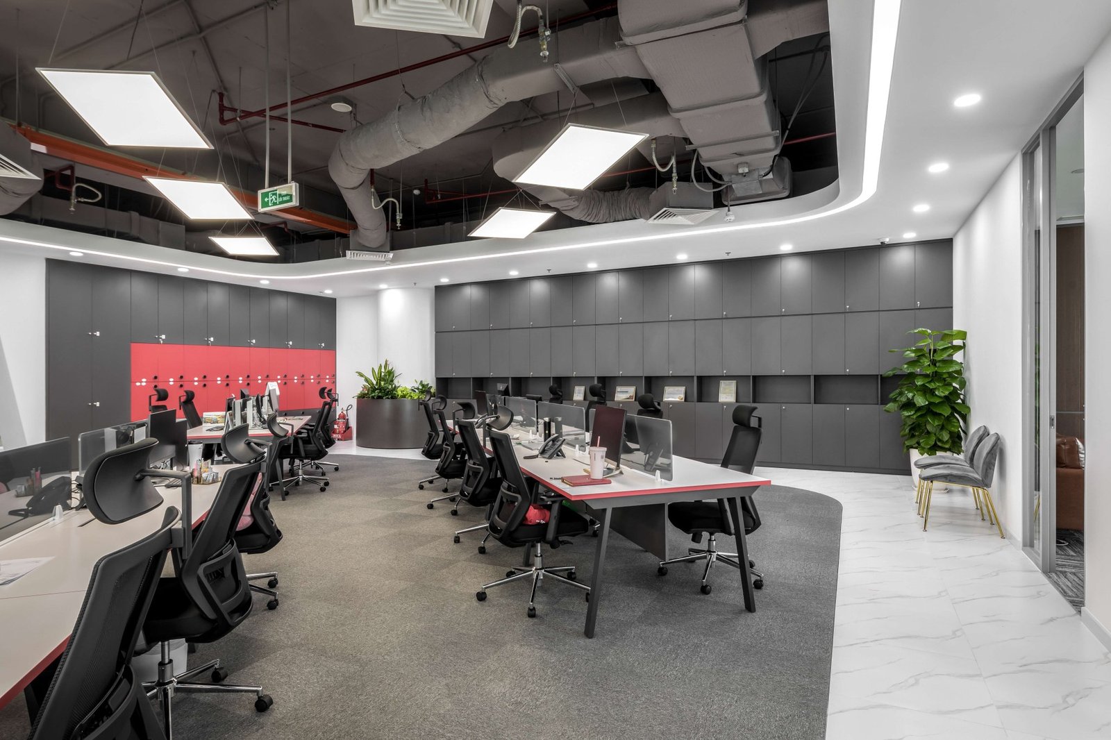 Vacons Architects 设计的 J&T 国际办公室