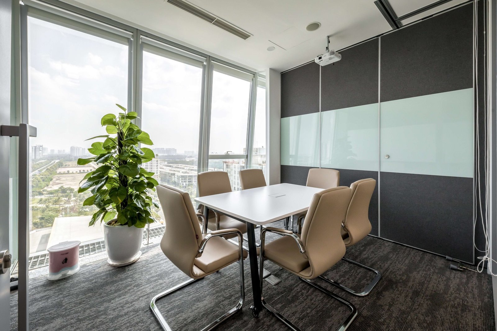 Vacons Architects 设计的 J&T 国际办公室