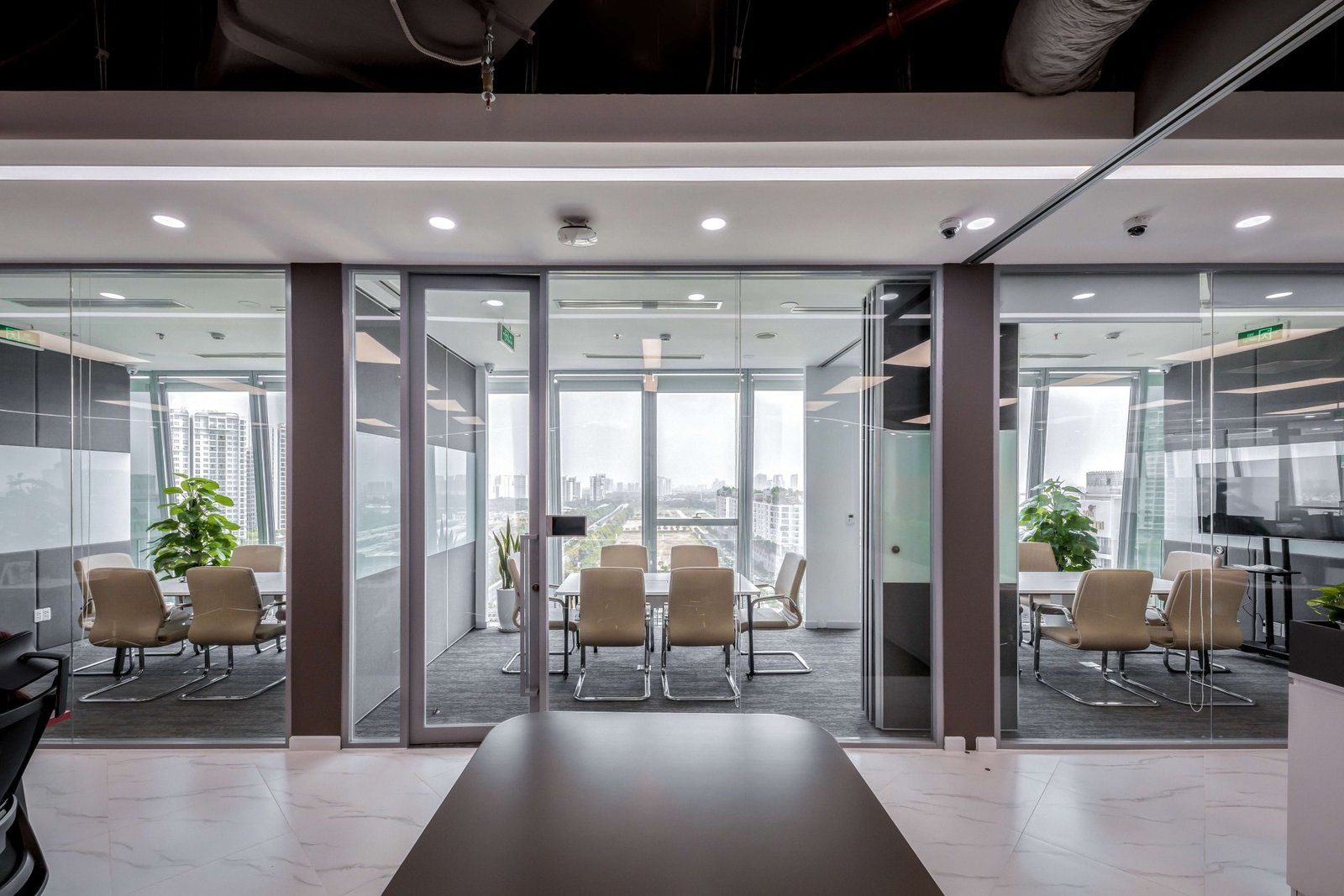 Vacons Architects 设计的 J&T 国际办公室