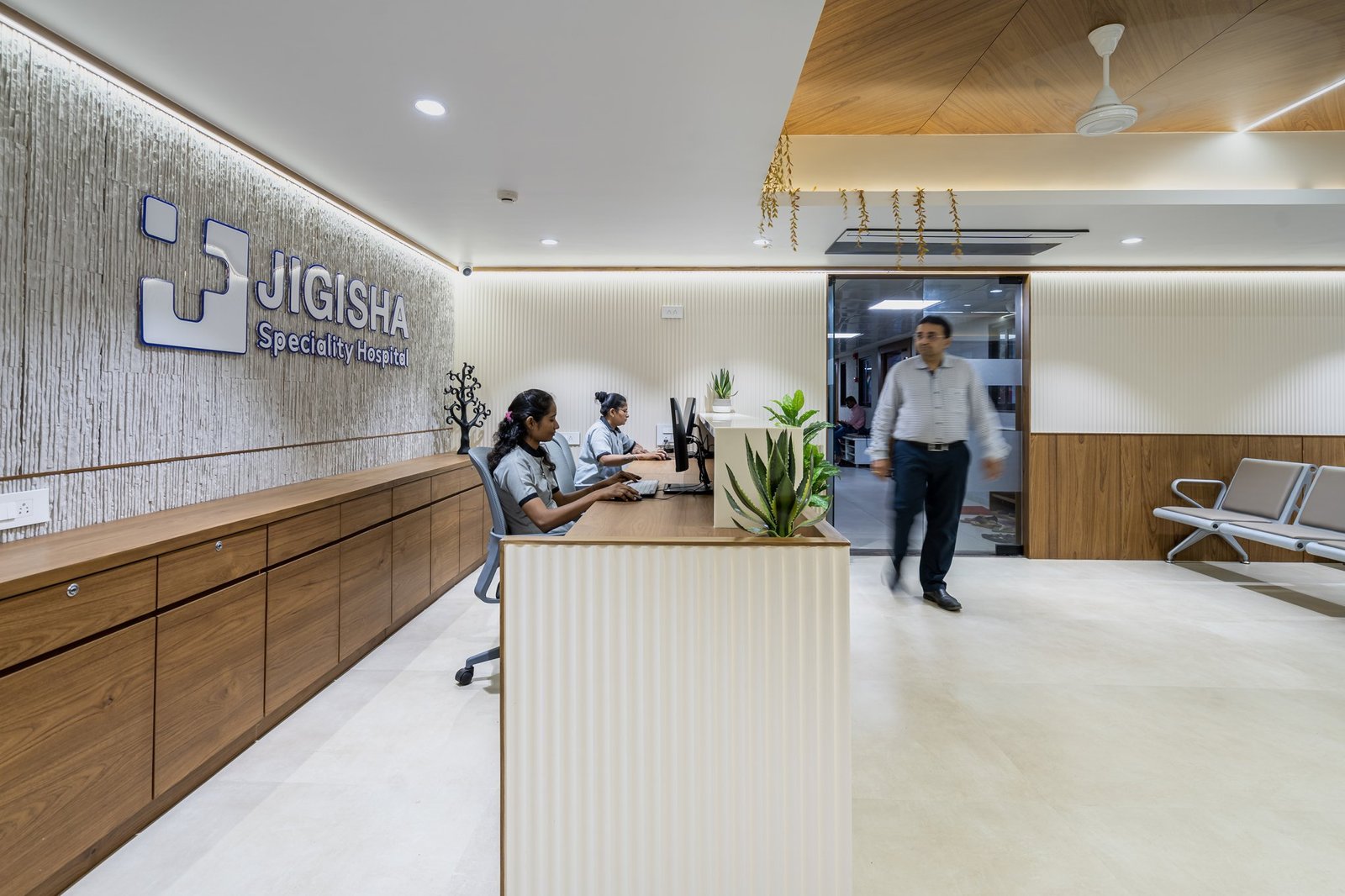 艾哈迈达巴德现代医院室内设计