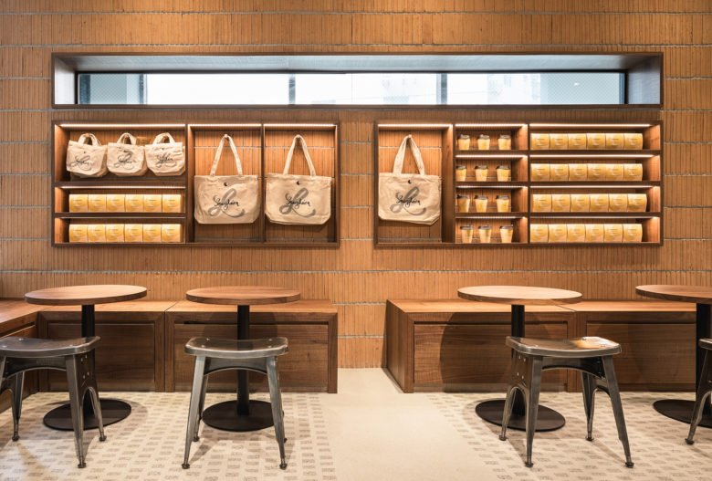 Luneurs 采用原始与质朴的混合风格来推出他们最新的商店。