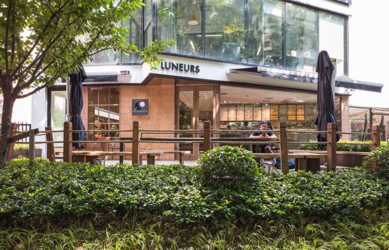 Luneurs 采用原始与质朴的混合风格来推出他们最新的商店。