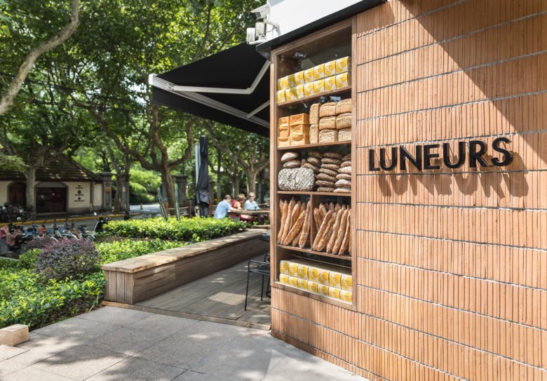 Luneurs 采用原始与质朴的混合风格来推出他们最新的商店。