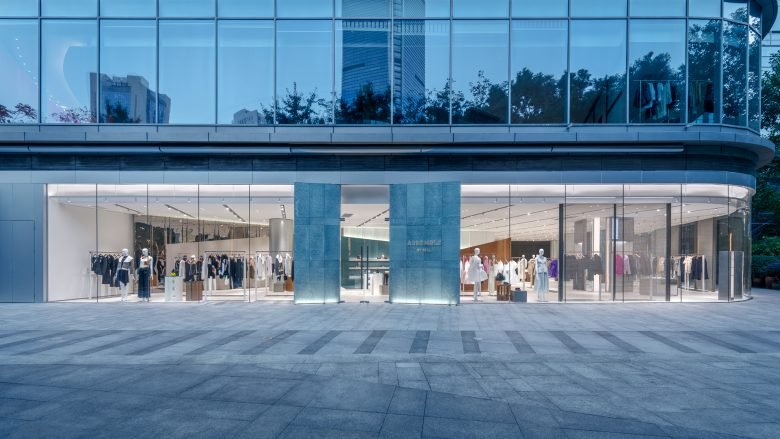 Réel 的 ASSEMBLE：当动态角度遇到“城市碎片”