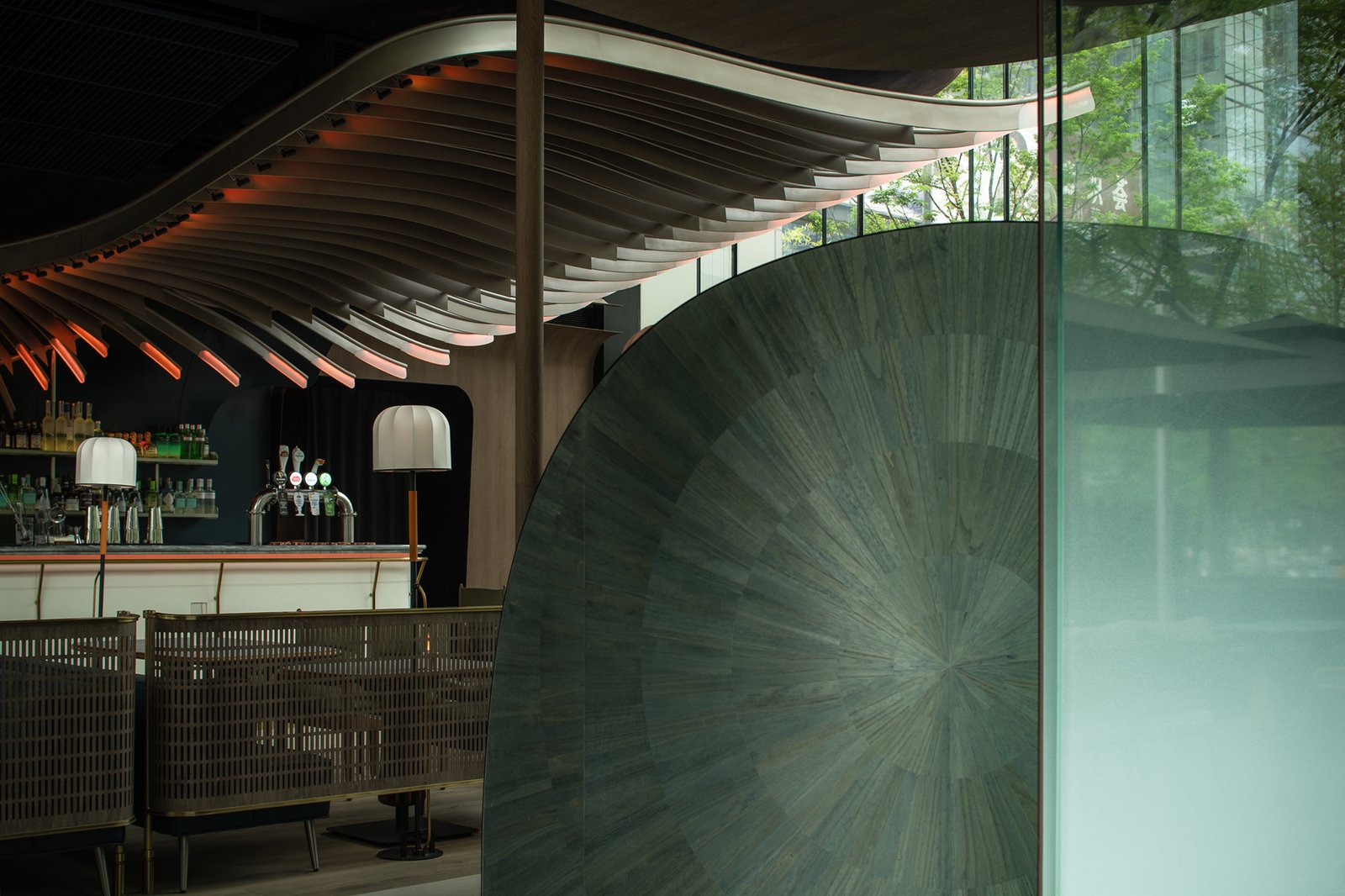 HDC Design 的 MINISTRY OF CRAB