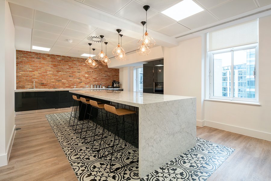 西伦敦绘画集团的 CentralNic 办公室