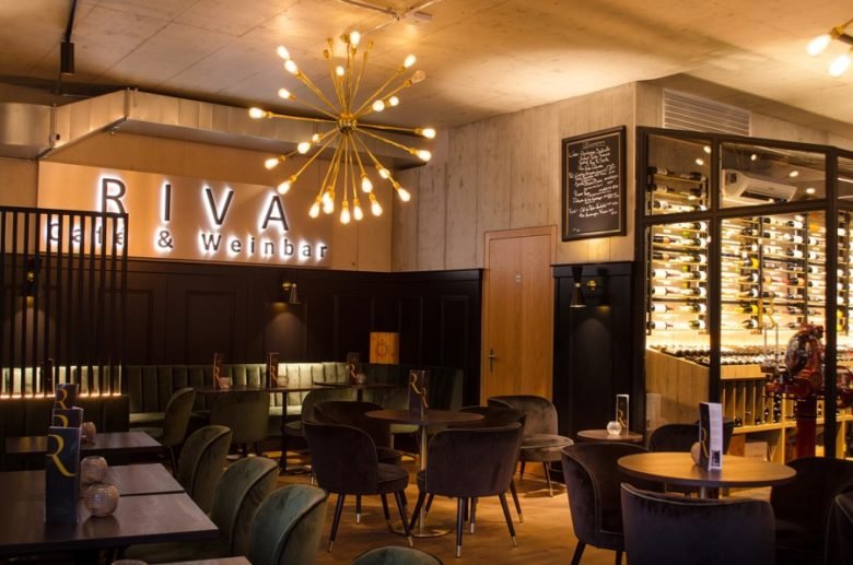 Riva Café & Weinbar by P&M Furniture