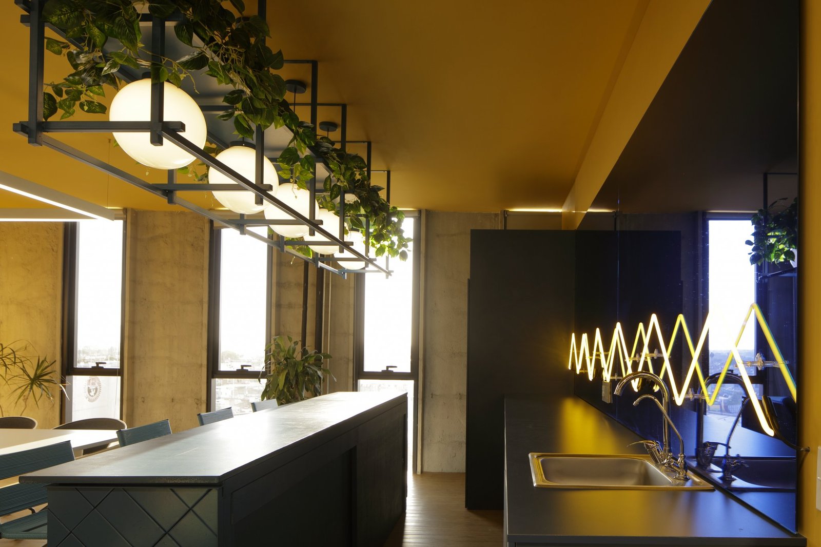 芒果电影办公室