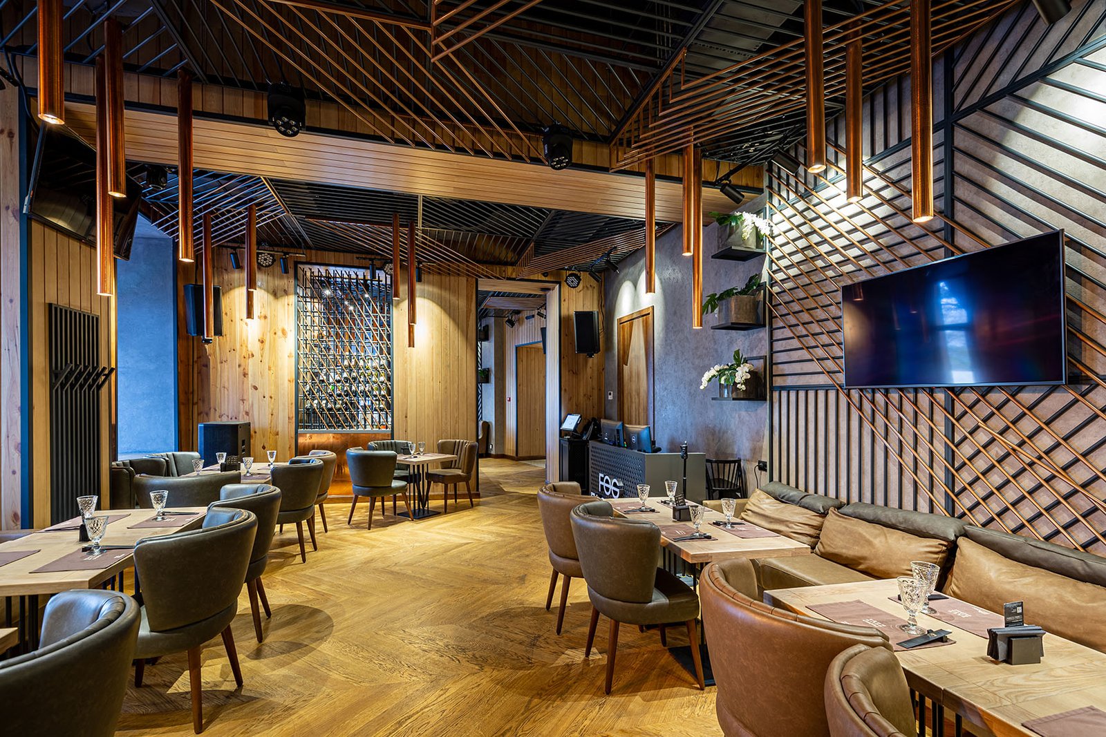 Znak 设计的雾工厂餐厅