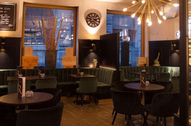 Riva Café & Weinbar by P&M Furniture