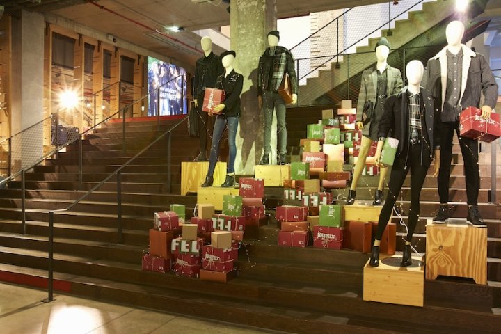 Levi's 假日橱窗活动