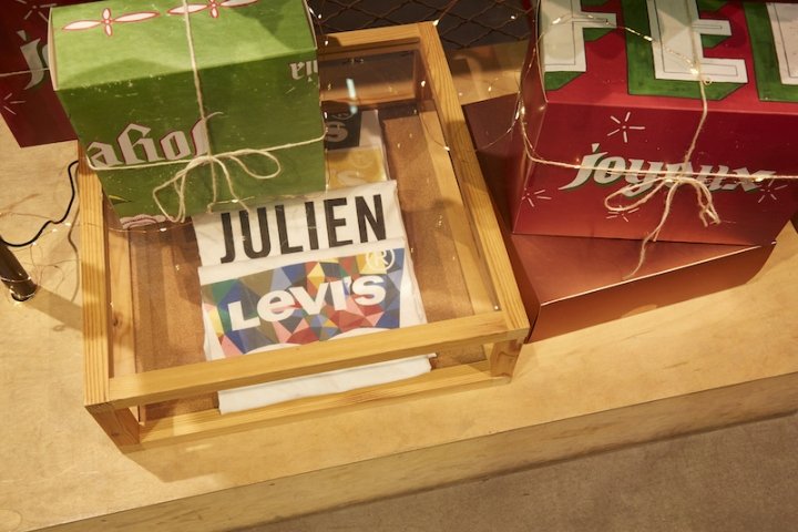 Levi's 假日橱窗活动