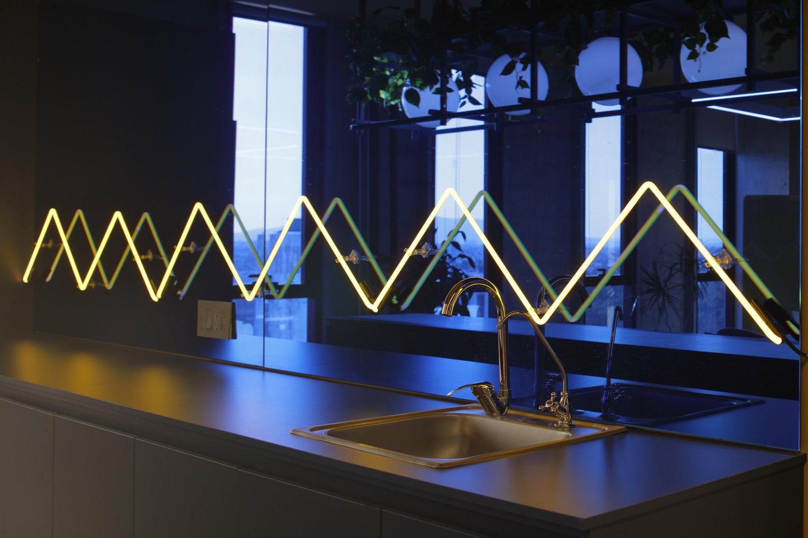 芒果电影办公室