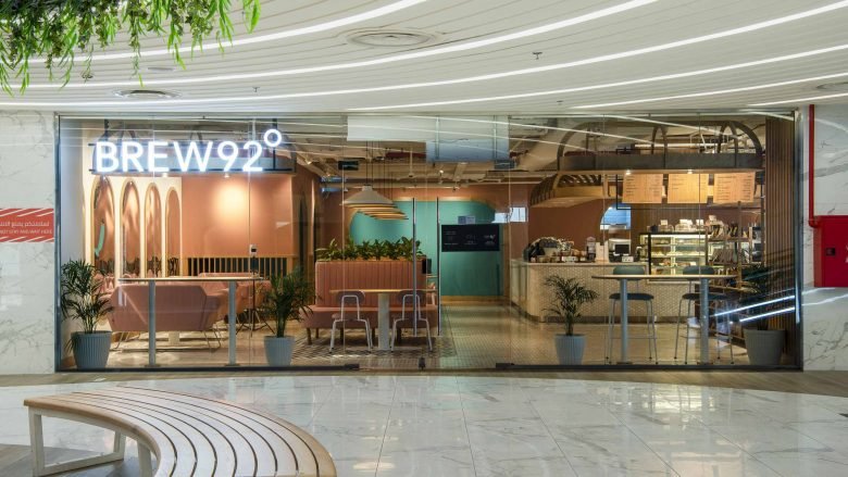 Liqui 将迈阿密海滨装饰艺术风格带到麦加的 Brew92