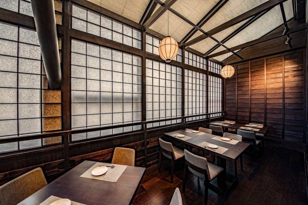 Design East 设计的 Nadagokyo 餐厅