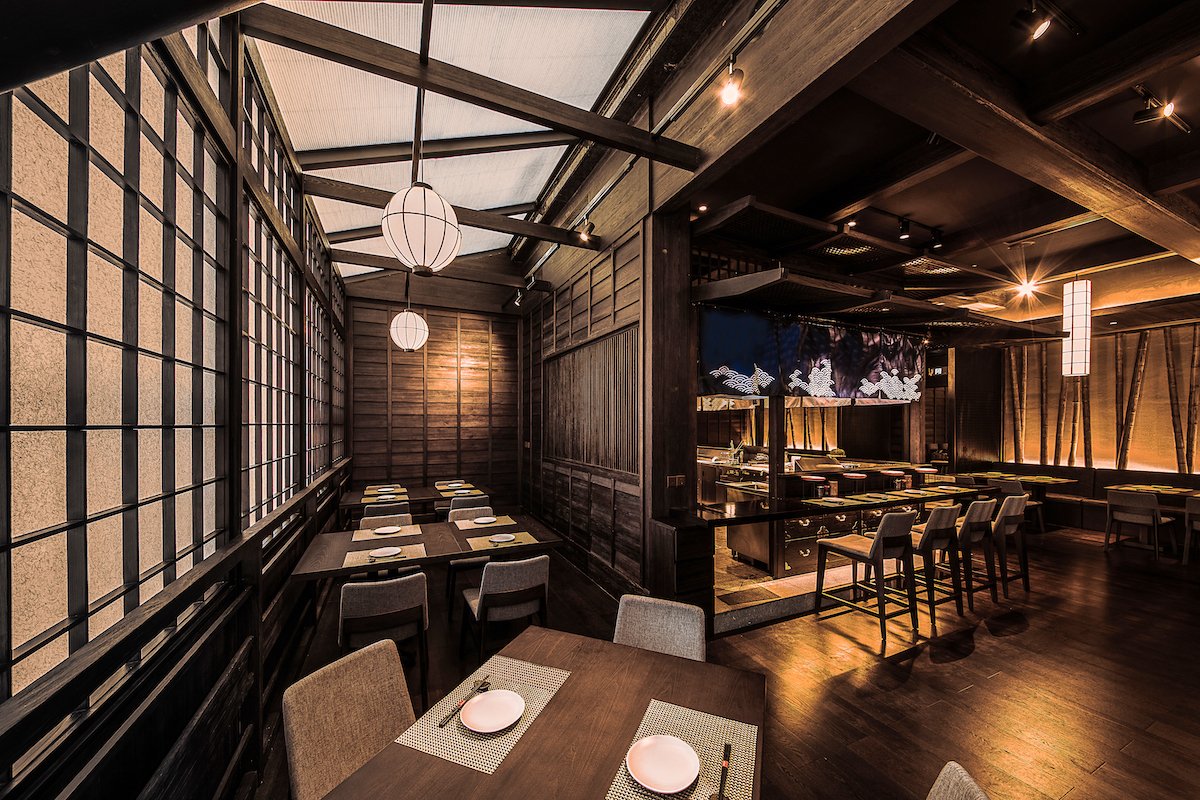 Design East 设计的 Nadagokyo 餐厅