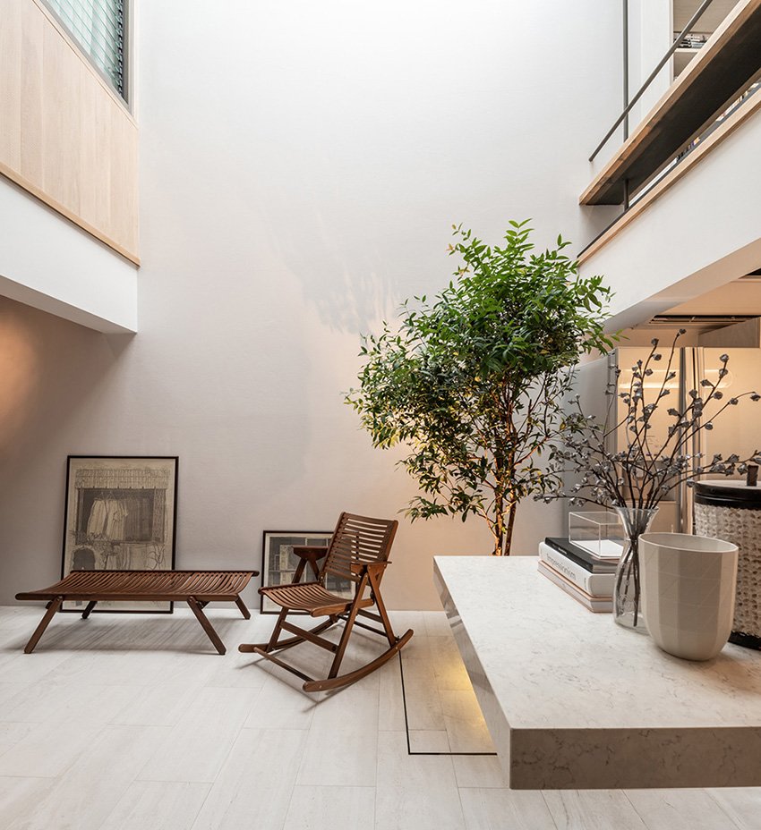 anonym studio 结合了线性和弯曲的几何形状，在曼谷创造了宁静的住宅