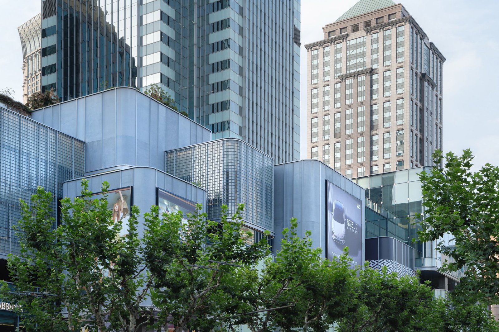 中信广场装修 | 像素中的像素：让历史悠久的商业角焕然一新