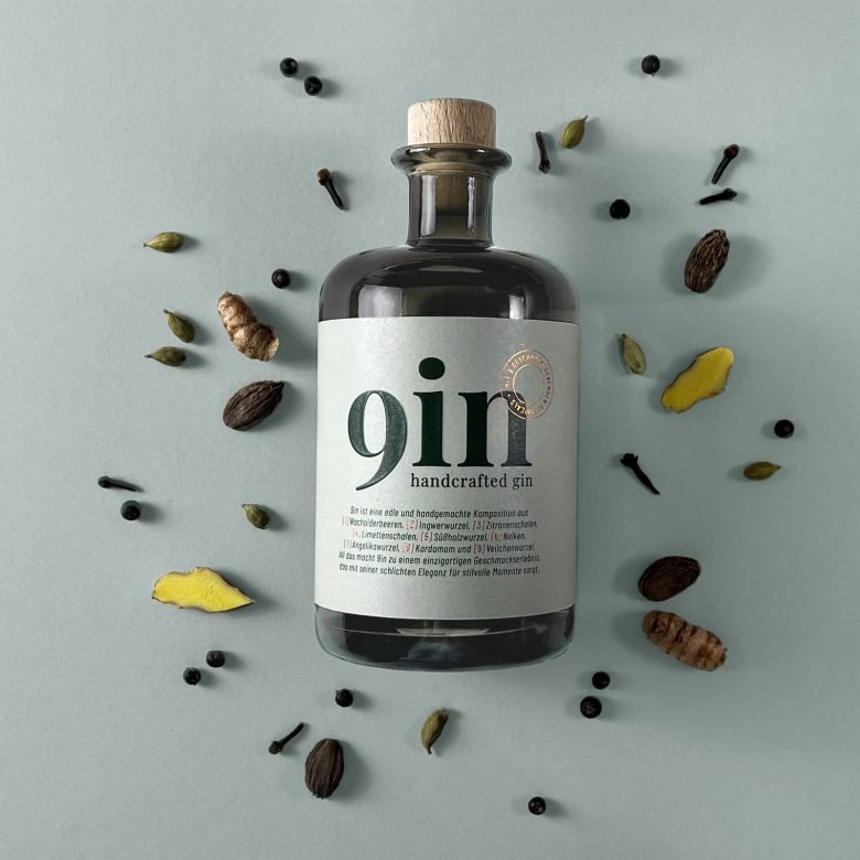 Higgins Design 的 9 英寸手工杜松子酒