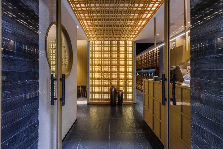 Spacemen 的木炭烤肉餐厅，上海 – 中国