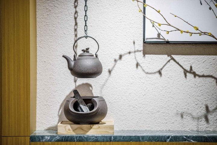 Spacemen 的木炭烤肉餐厅，上海 – 中国